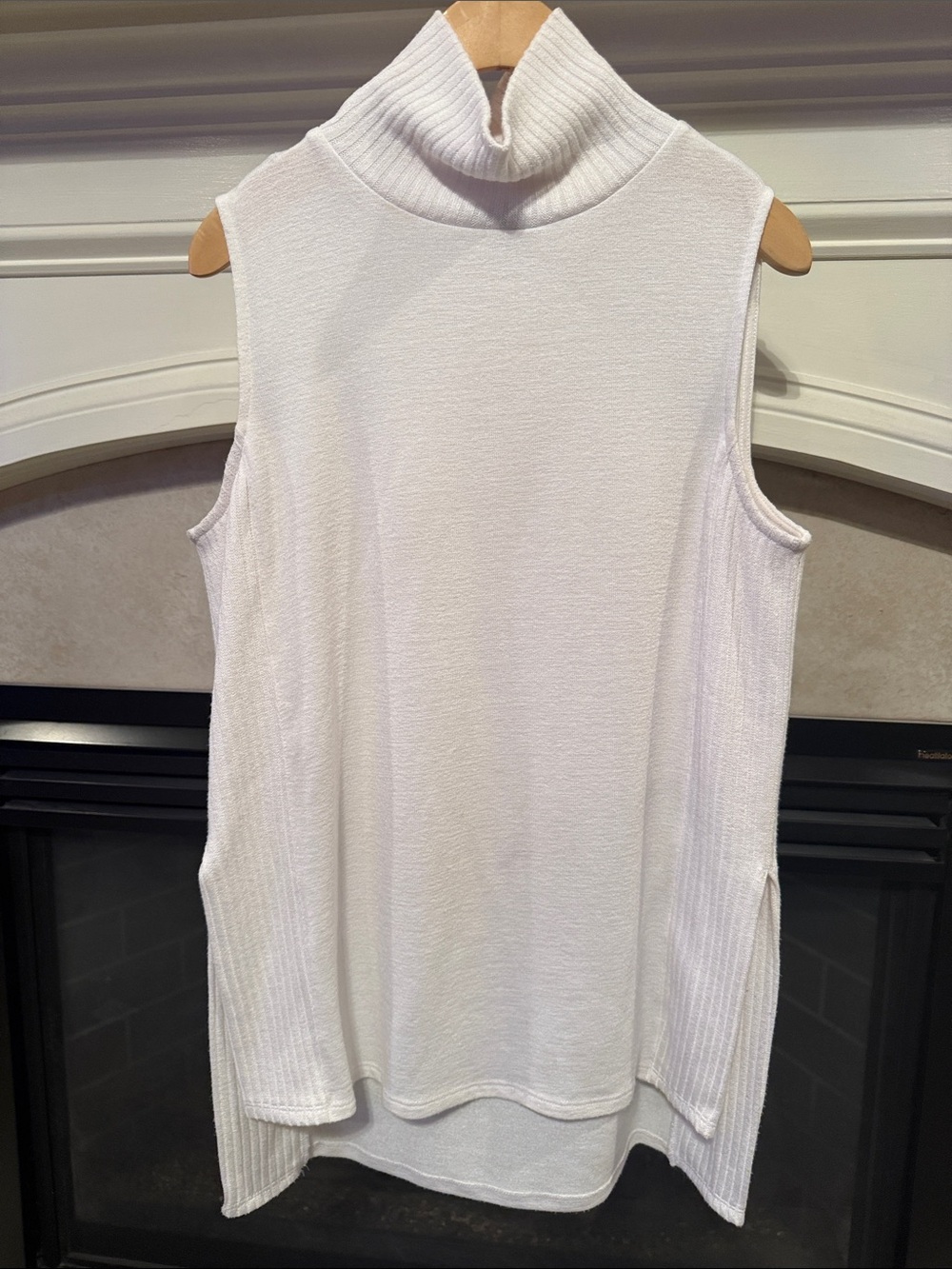 Banana Republic White Sleeveless Turtleneck Tank